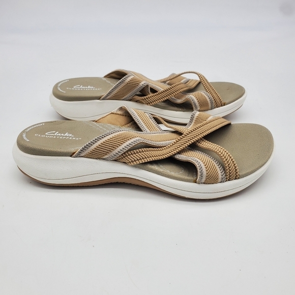 Clarks Shoes Women 7.5 Cloudsteppers Mira Isle Sandals Tan Sand Sable Slide - Picture 9 of 9